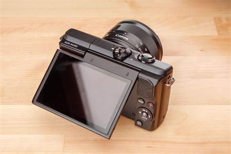 Eos M200 First Look: Unboxing and Impressions